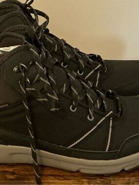 Men's Sz 10.5 Black Lace-Up Waterproof Casual Hiking Shoes